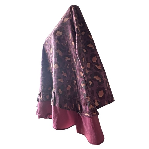 LOGO long Sleeve T-Shirt with Layer of Frills in Fun Animal Print (M) - Picture 6 of 11